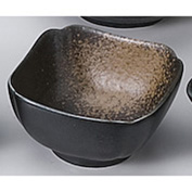 黒吹焼〆8cm隅切小鉢(Z612)